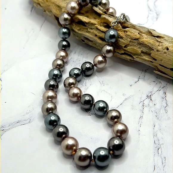 Cookie Lee Multi Colored Faux Pearl Necklace. - Picture 1 of 5